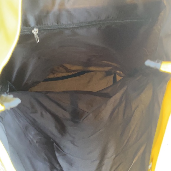 ON Backpack - Picture 4 of 7